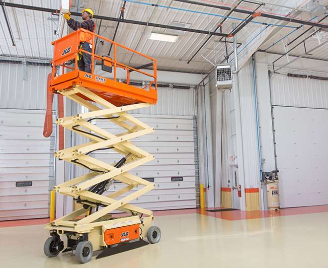 Electric scissor lift